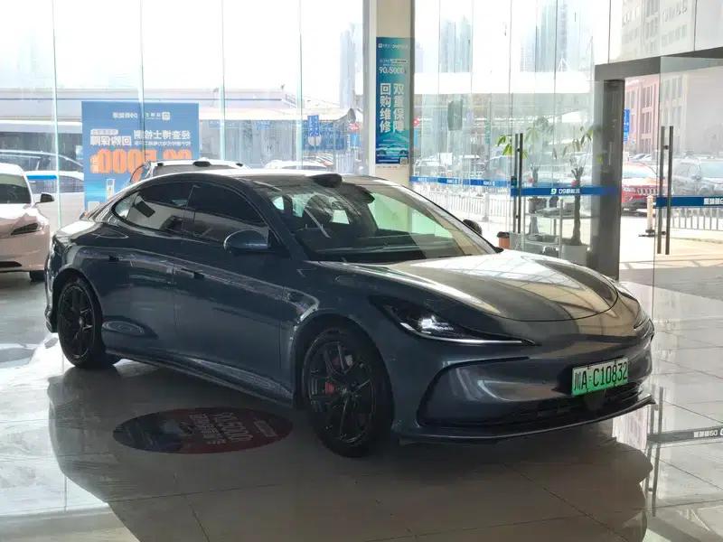 Zhiji L6 2024 Max Standard Edition 75kWh — миниатюра 3