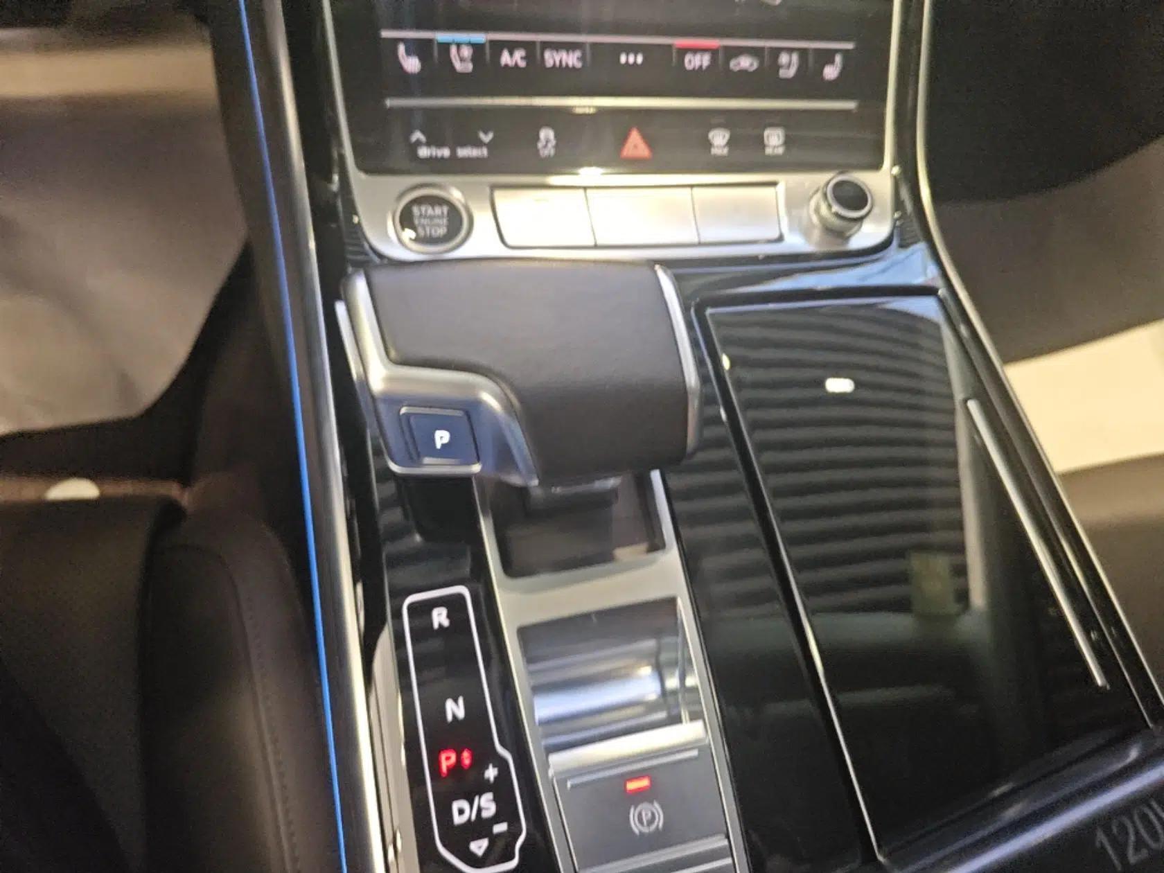 Audi A8 2022 A8L 50 TFSI quattro Comfort Edition Collector's Model — миниатюра 16