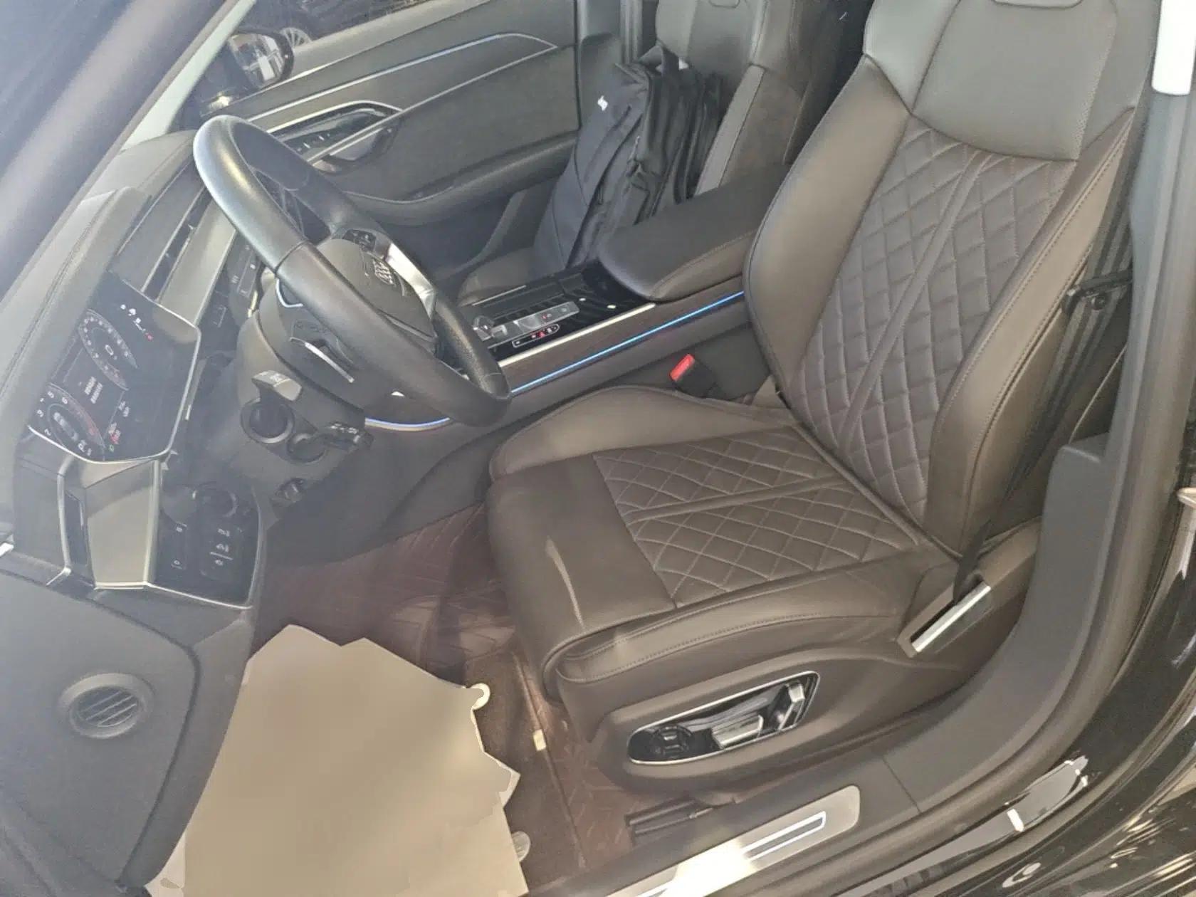 Audi A8 2022 A8L 50 TFSI quattro Comfort Edition Collector's Model — миниатюра 17