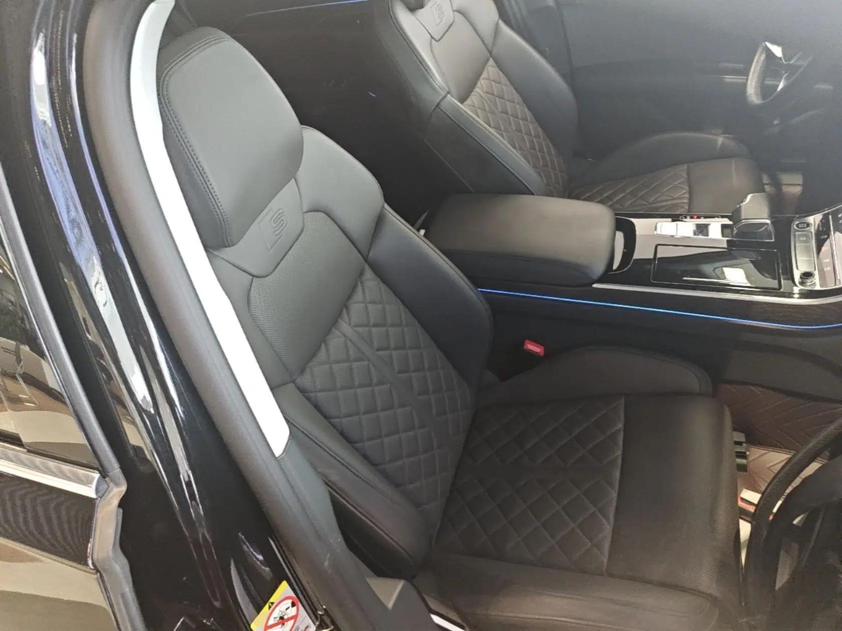Audi A8 2022 A8L 50 TFSI quattro Comfort Edition Collector's Model — миниатюра 19
