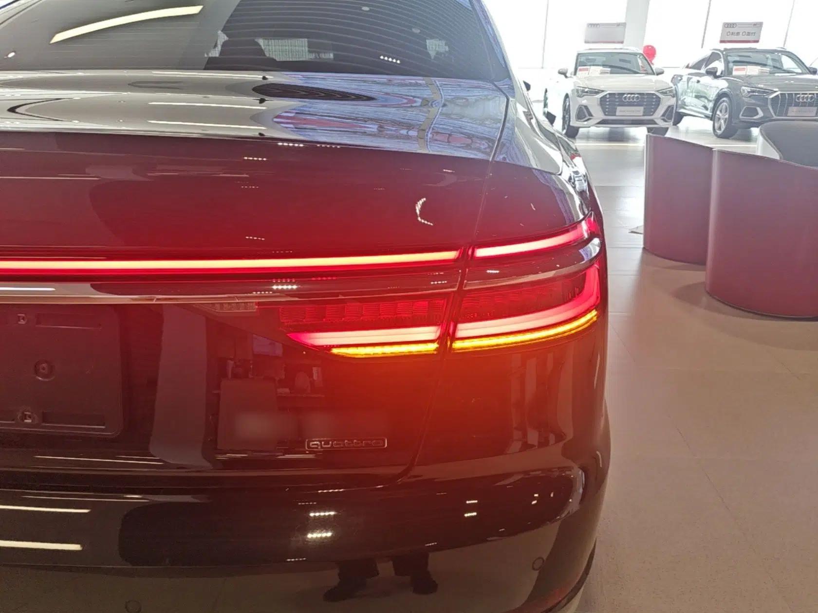 Audi A8 2022 A8L 50 TFSI quattro Comfort Edition Collector's Model — миниатюра 9