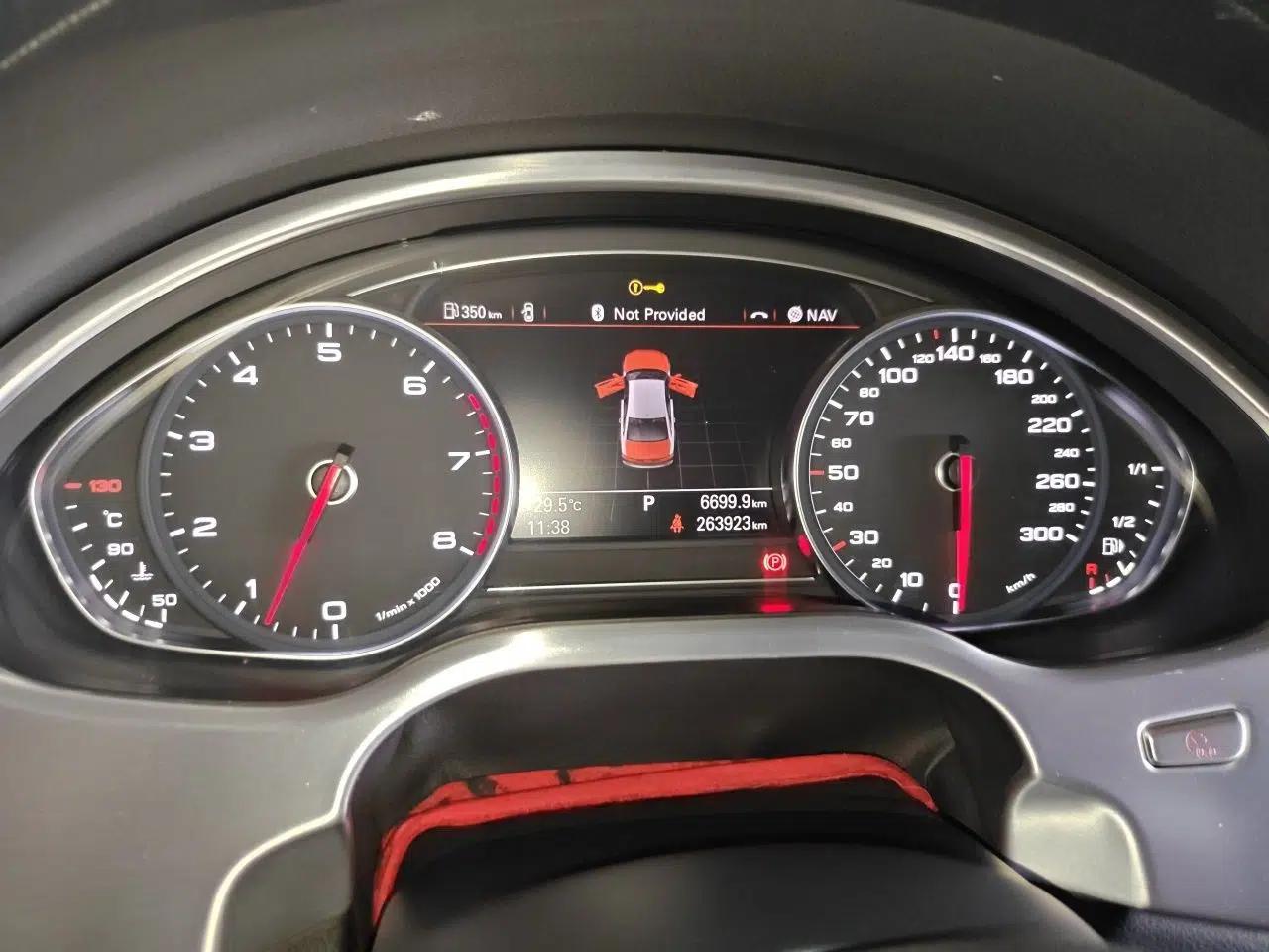 Audi A8 2014 A8L 45 TFSI quattro Luxury Model — миниатюра 11