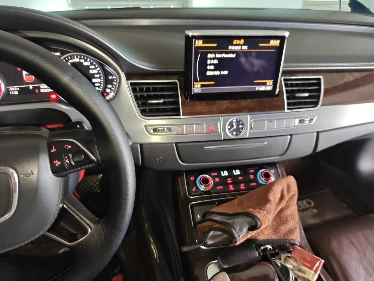 Audi A8 2014 A8L 45 TFSI quattro Luxury Model — миниатюра 13