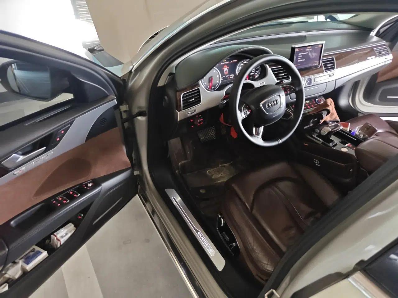 Audi A8 2014 A8L 45 TFSI quattro Luxury Model — миниатюра 16