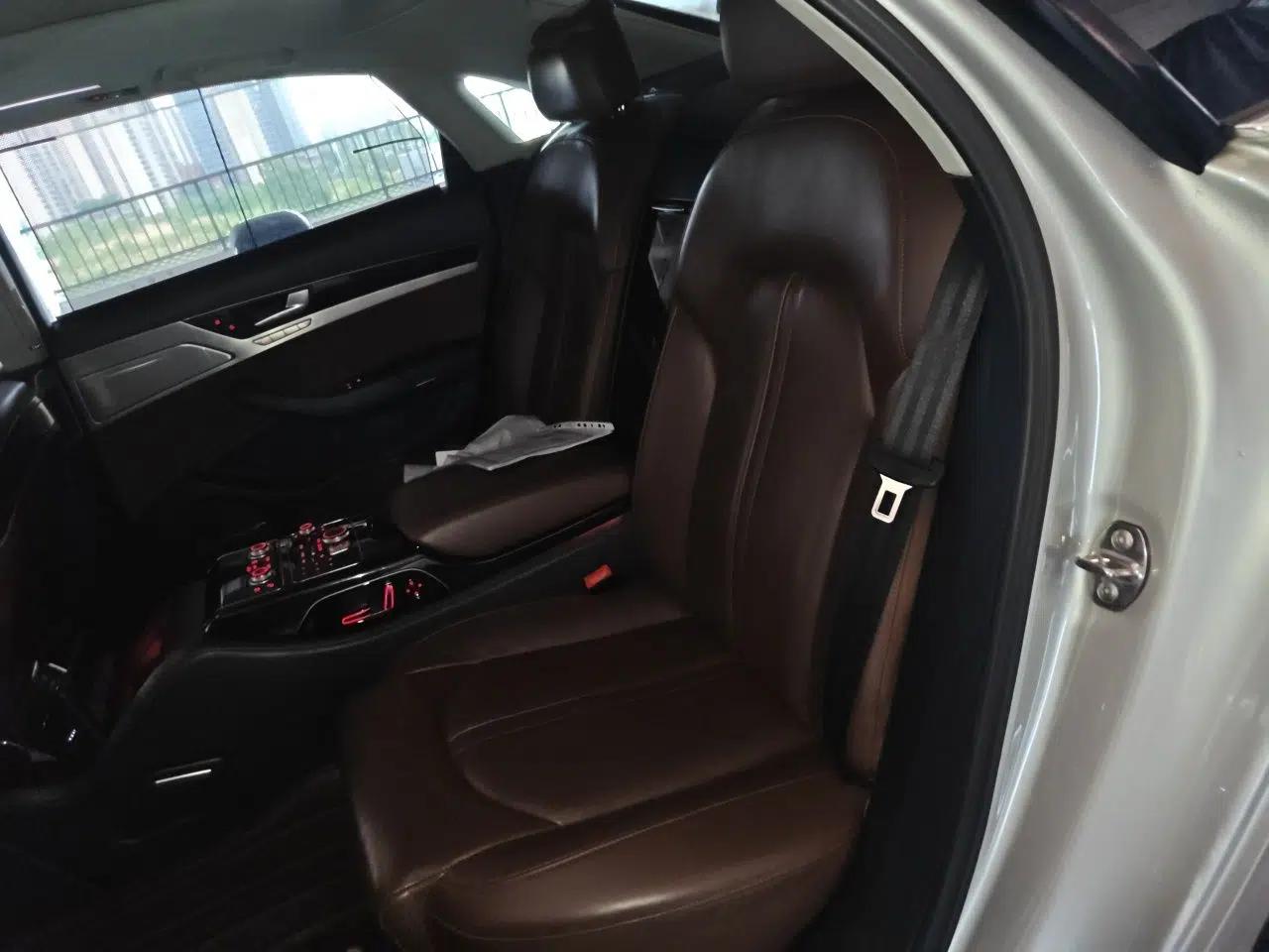 Audi A8 2014 A8L 45 TFSI quattro Luxury Model — миниатюра 17