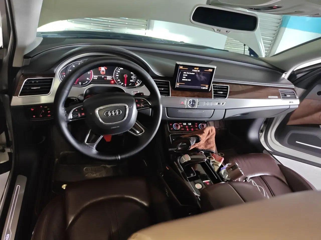 Audi A8 2014 A8L 45 TFSI quattro Luxury Model — миниатюра 9