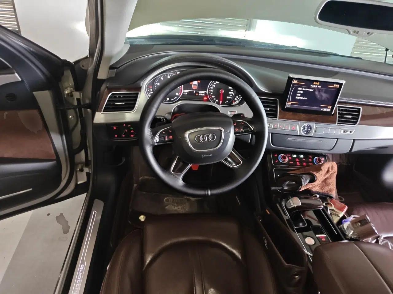 Audi A8 2014 A8L 45 TFSI quattro Luxury Model — миниатюра 10