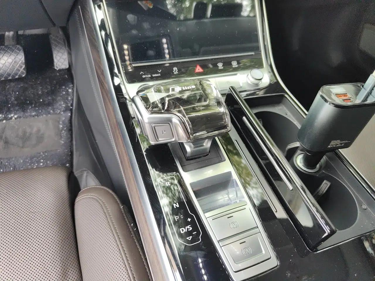 Audi A8 2022 A8L 55 TFSI quattro Prestige Collection Edition — миниатюра 14