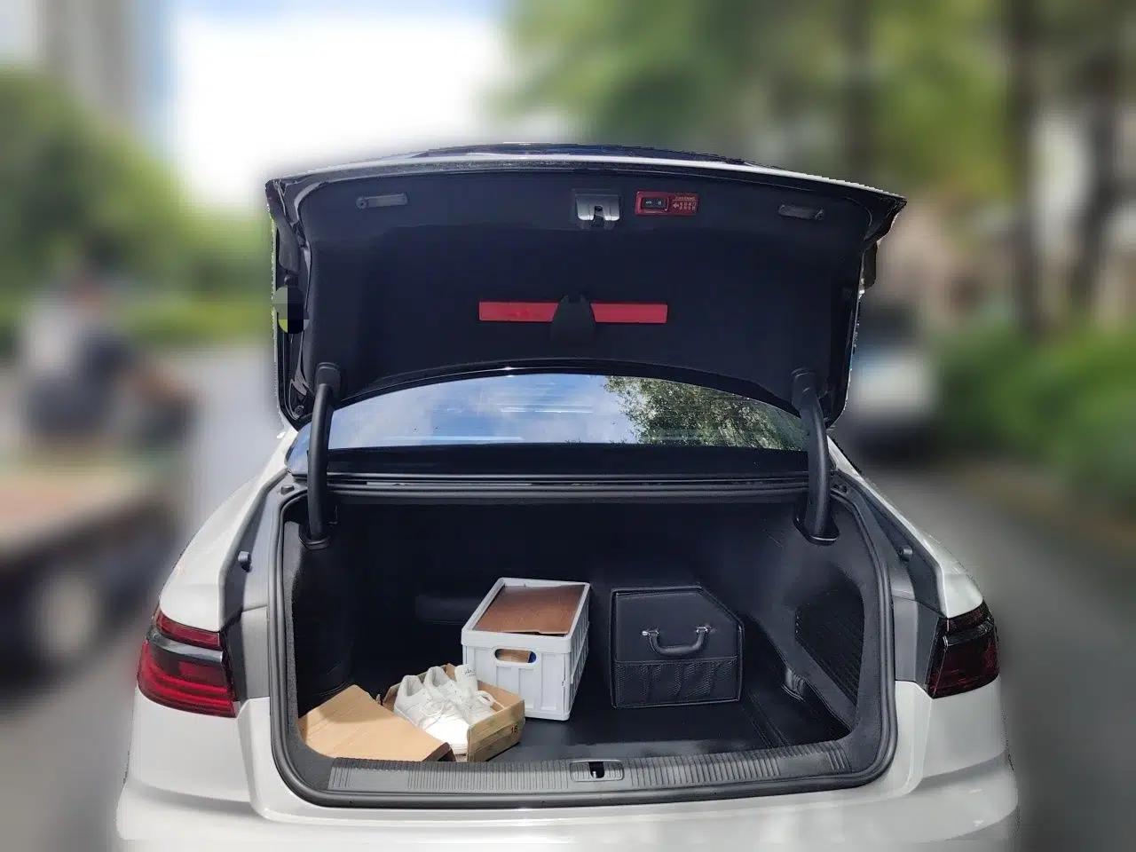 Audi A8 2022 A8L 55 TFSI quattro Prestige Collection Edition — миниатюра 19