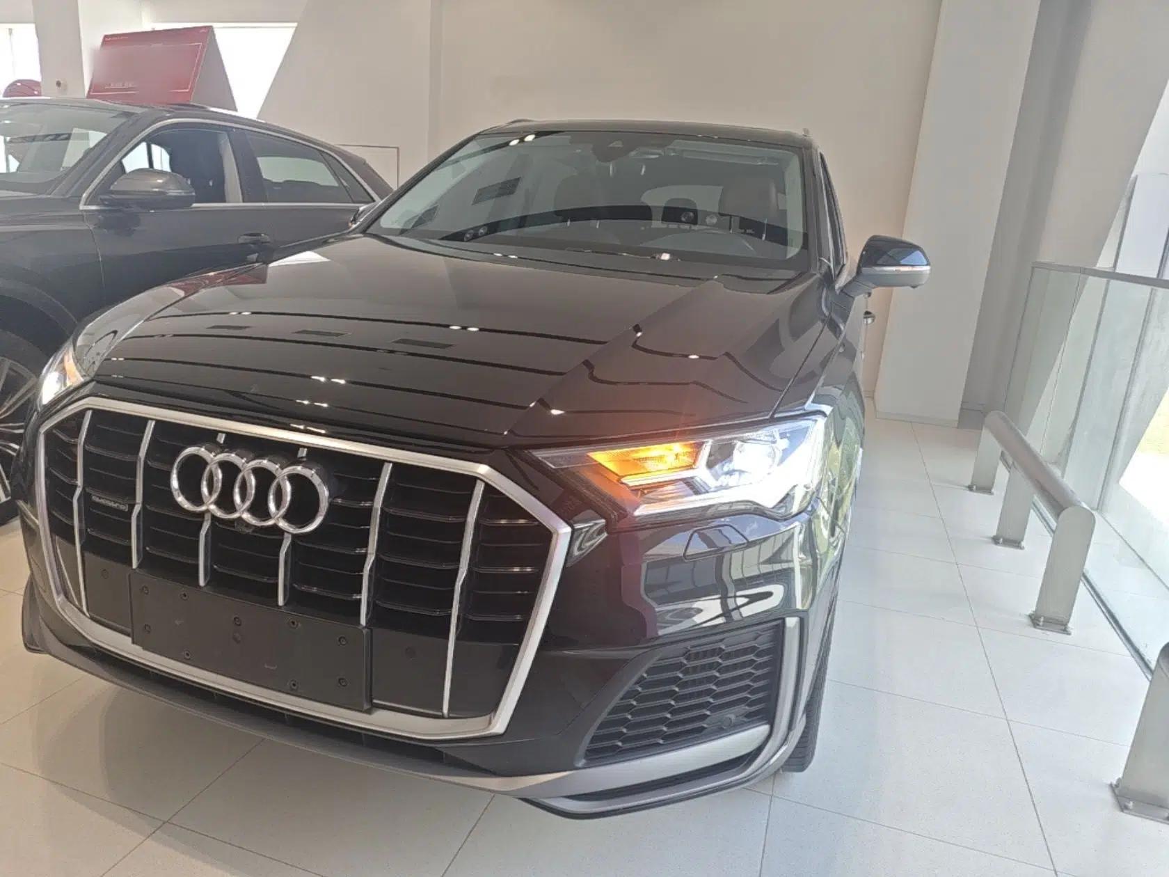 Audi Q7 2023 55 TFSI quattro S line Sport Edition — миниатюра 1