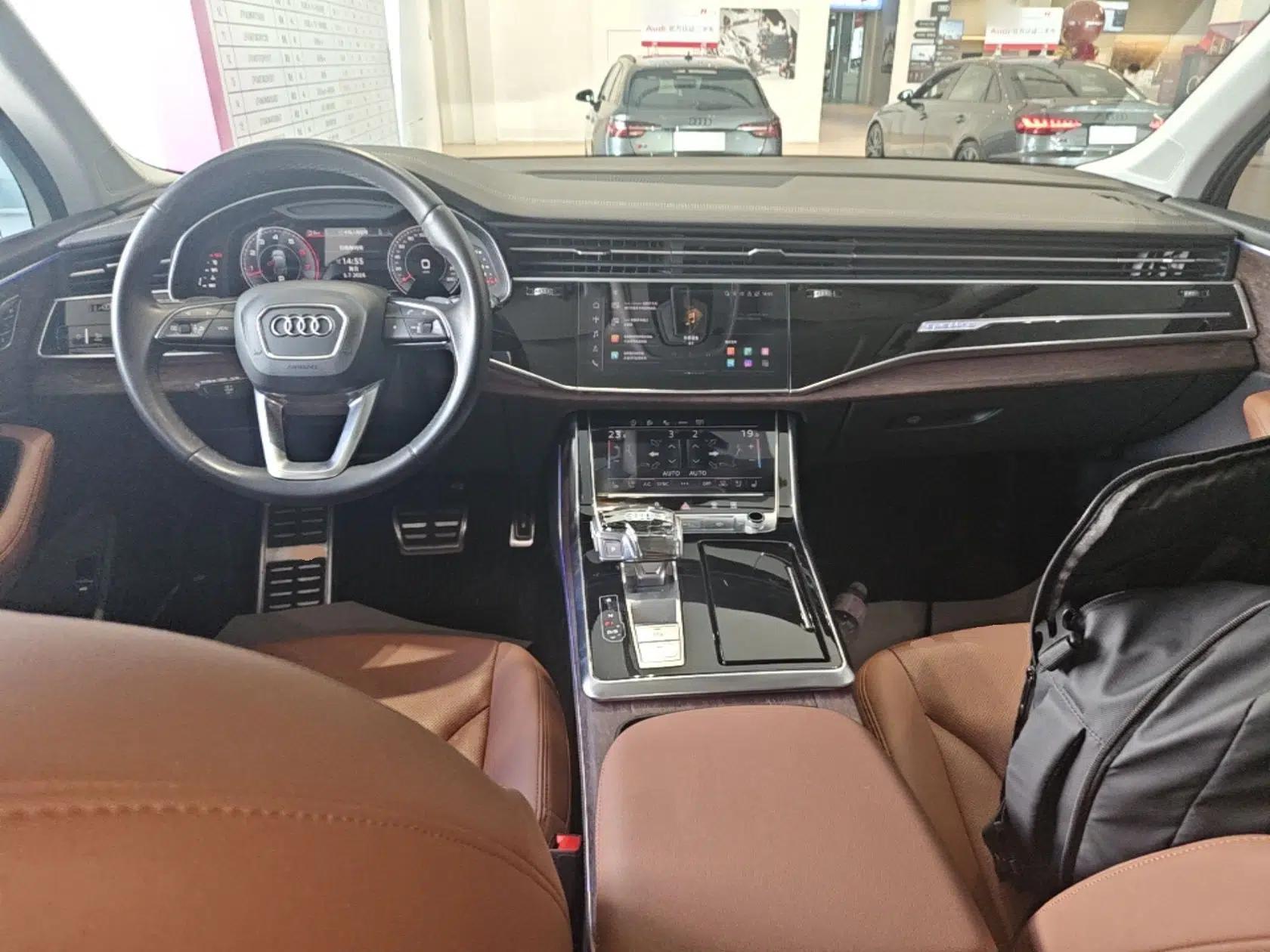 Audi Q7 2023 55 TFSI quattro S line Sport Edition — миниатюра 12