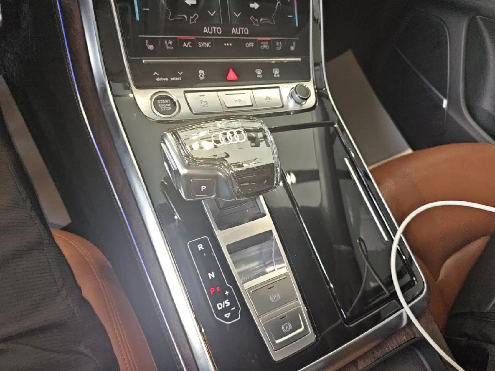 Audi Q7 2023 55 TFSI quattro S line Sport Edition — миниатюра 16