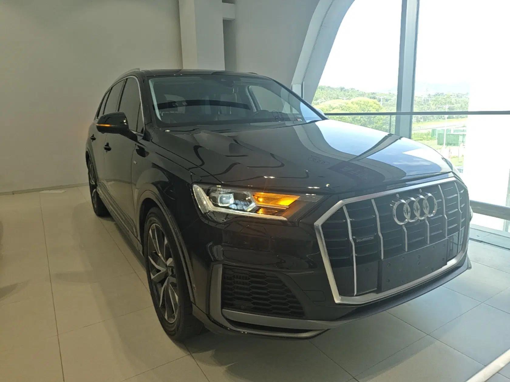 Audi Q7 2023 55 TFSI quattro S line Sport Edition — миниатюра 3
