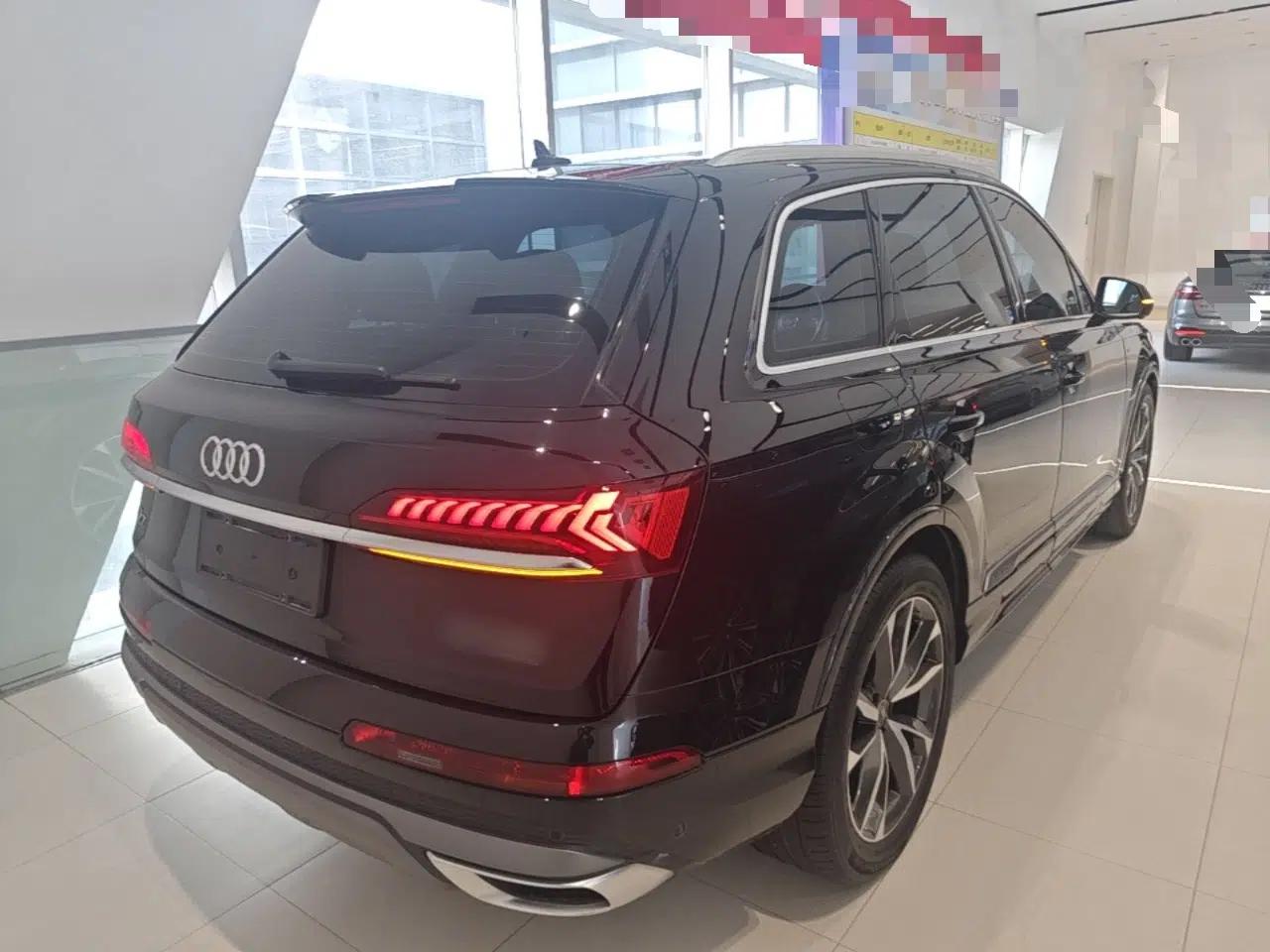 Audi Q7 2023 55 TFSI quattro S line Sport Edition — миниатюра 6