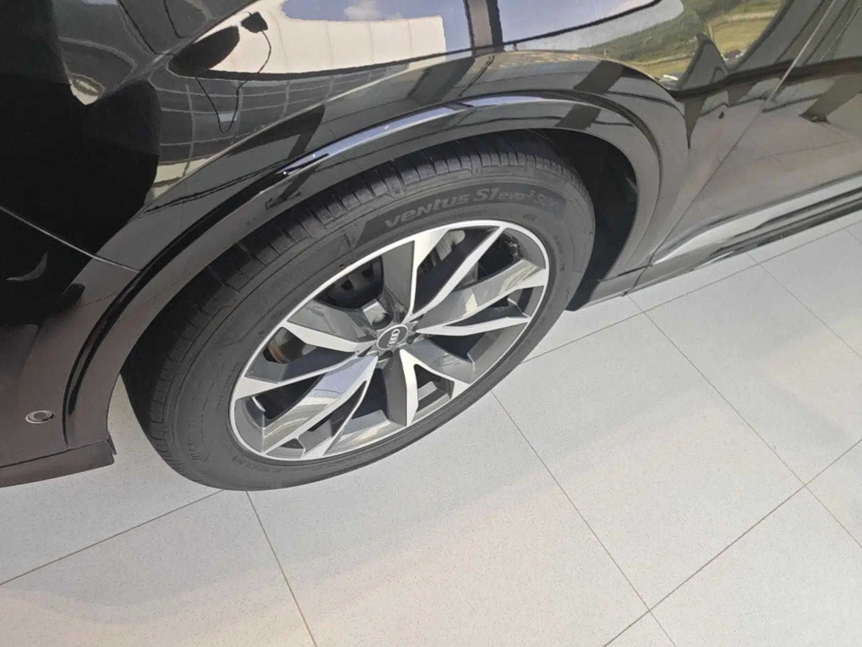 Audi Q7 2023 55 TFSI quattro S line Sport Edition — миниатюра 10
