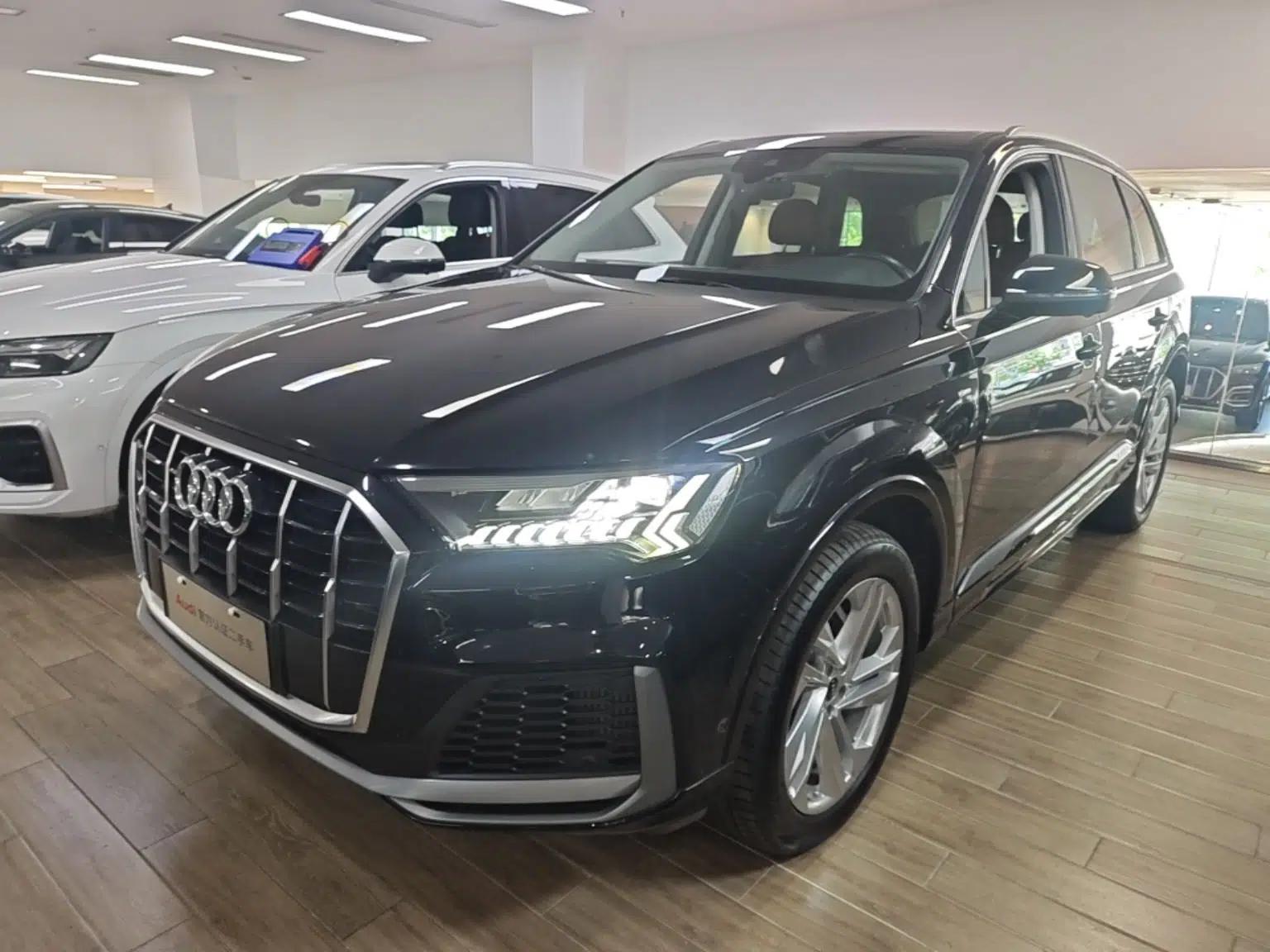 Audi Q7 2021 55 TFSI quattro S line Sport model — миниатюра 1