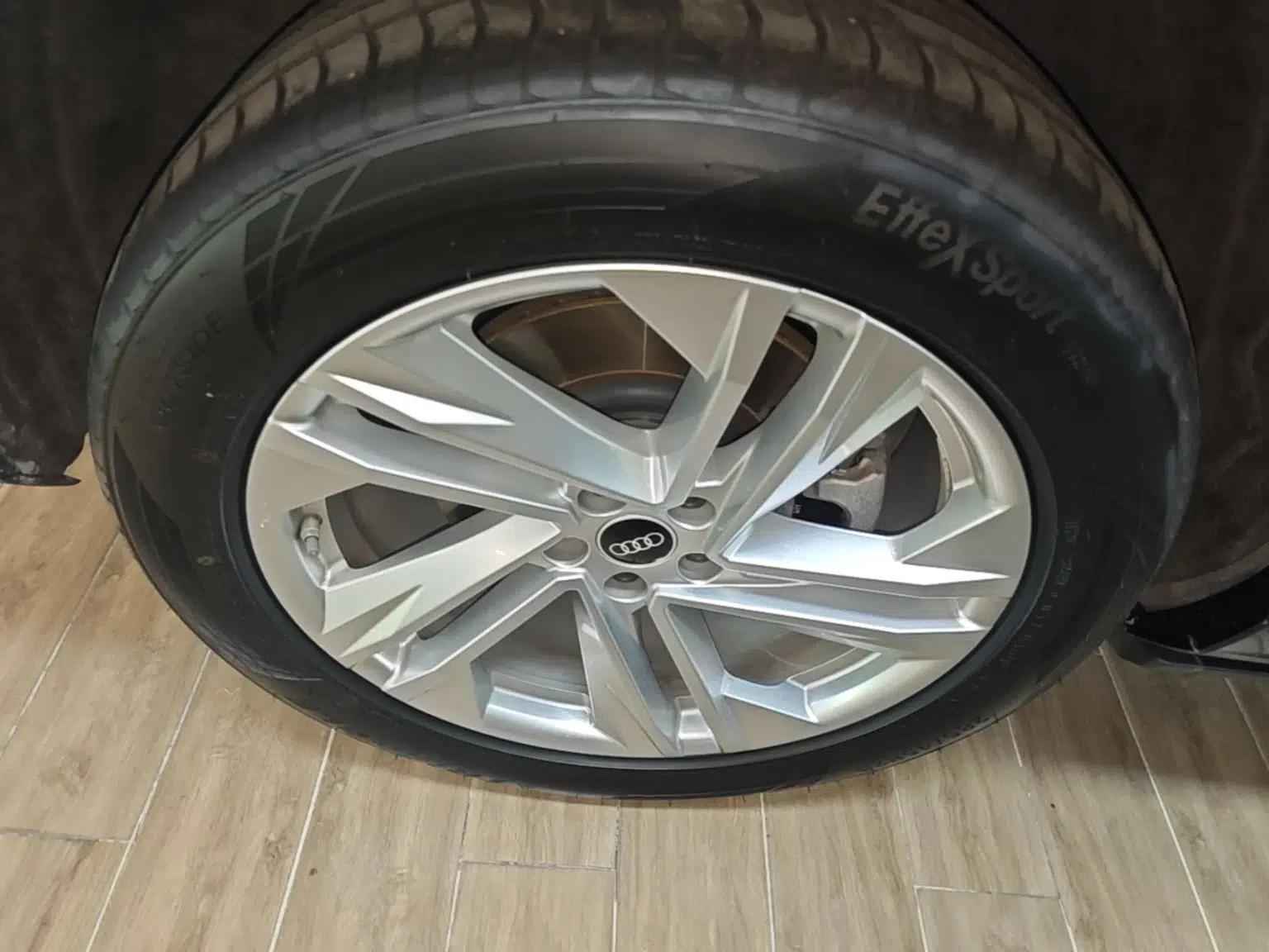 Audi Q7 2021 55 TFSI quattro S line Sport model — миниатюра 11