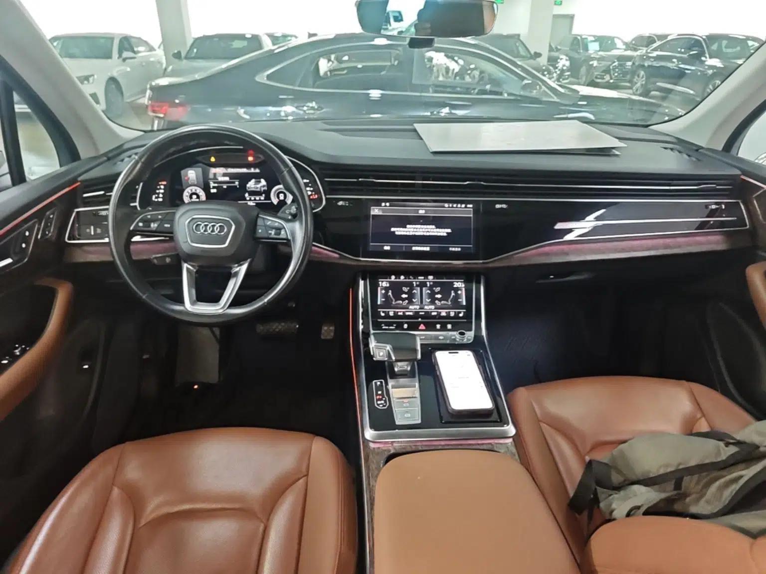 Audi Q7 2021 55 TFSI quattro S line Sport model — миниатюра 12