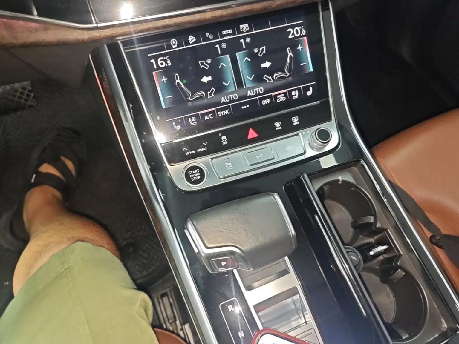 Audi Q7 2021 55 TFSI quattro S line Sport model — миниатюра 16