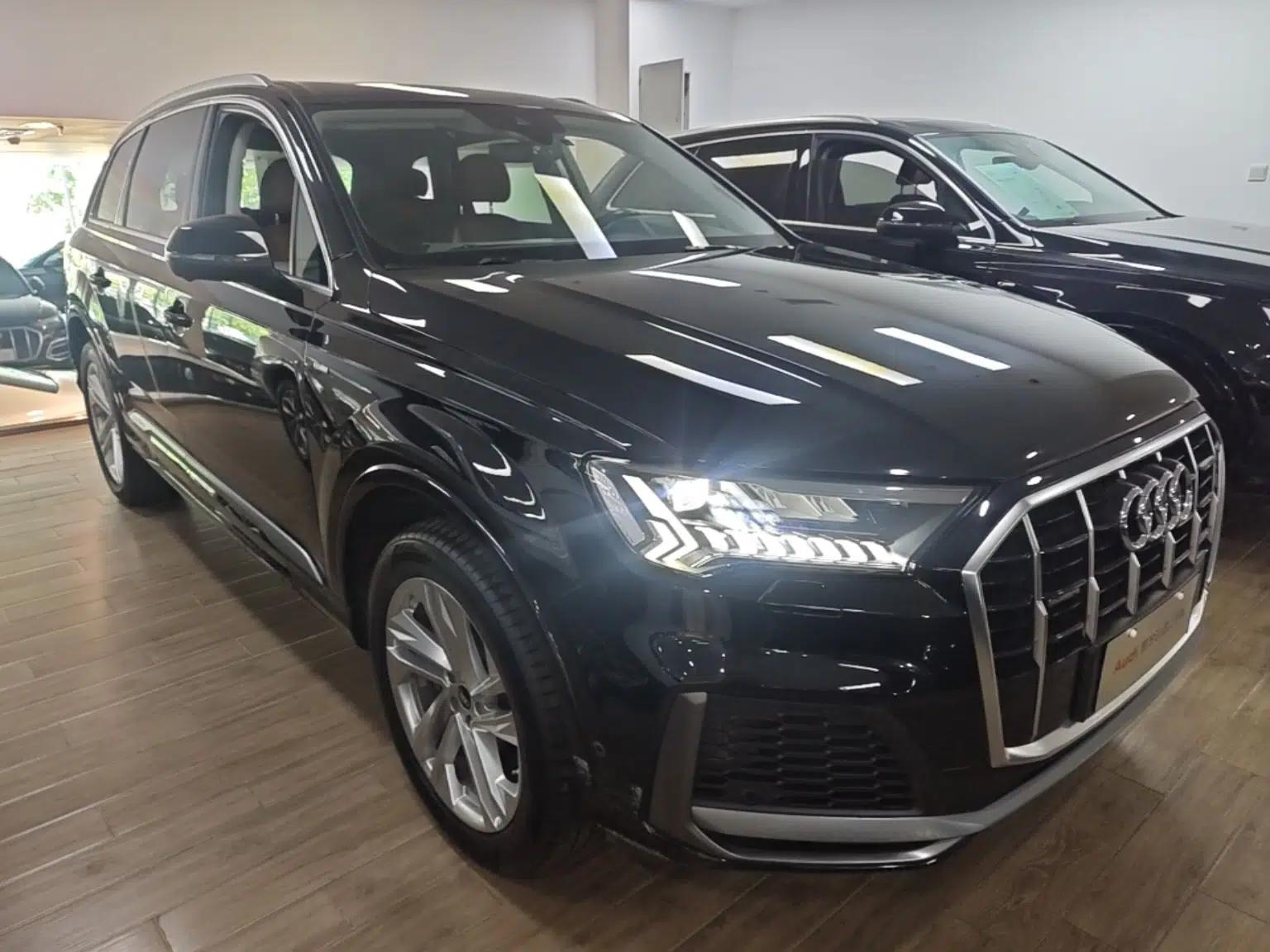 Audi Q7 2021 55 TFSI quattro S line Sport model — миниатюра 3