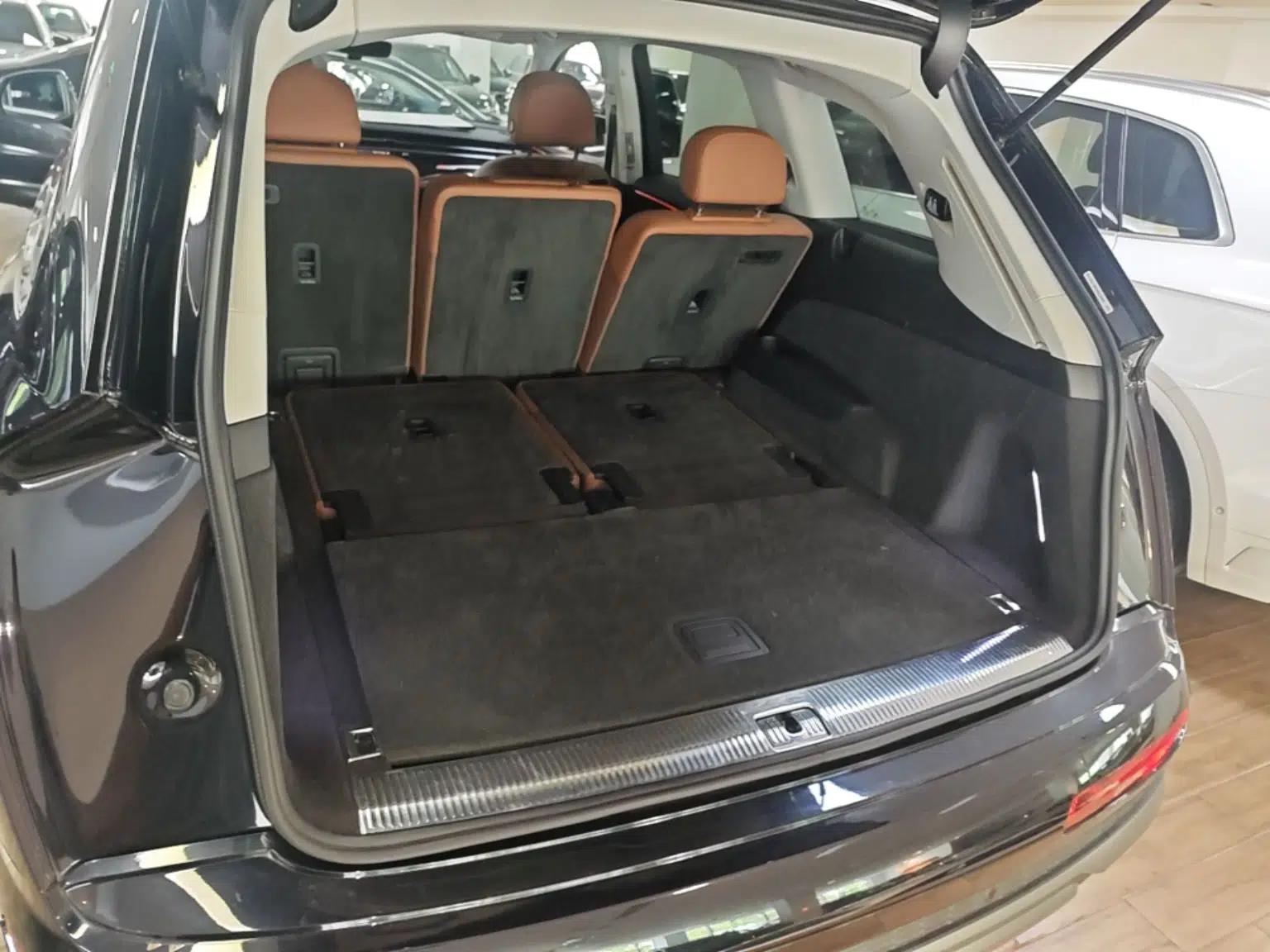 Audi Q7 2021 55 TFSI quattro S line Sport model — миниатюра 22