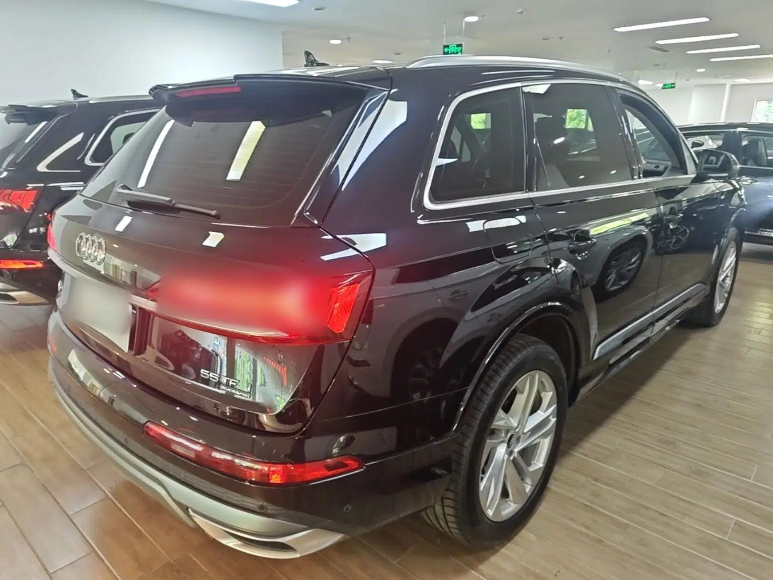 Audi Q7 2021 55 TFSI quattro S line Sport model — миниатюра 6