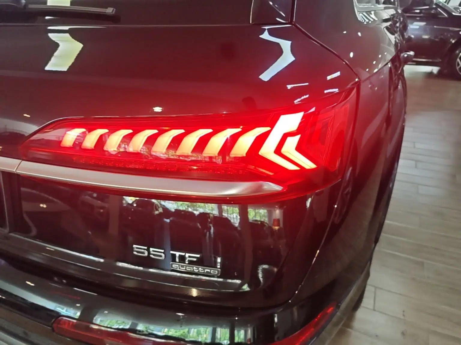 Audi Q7 2021 55 TFSI quattro S line Sport model — миниатюра 9