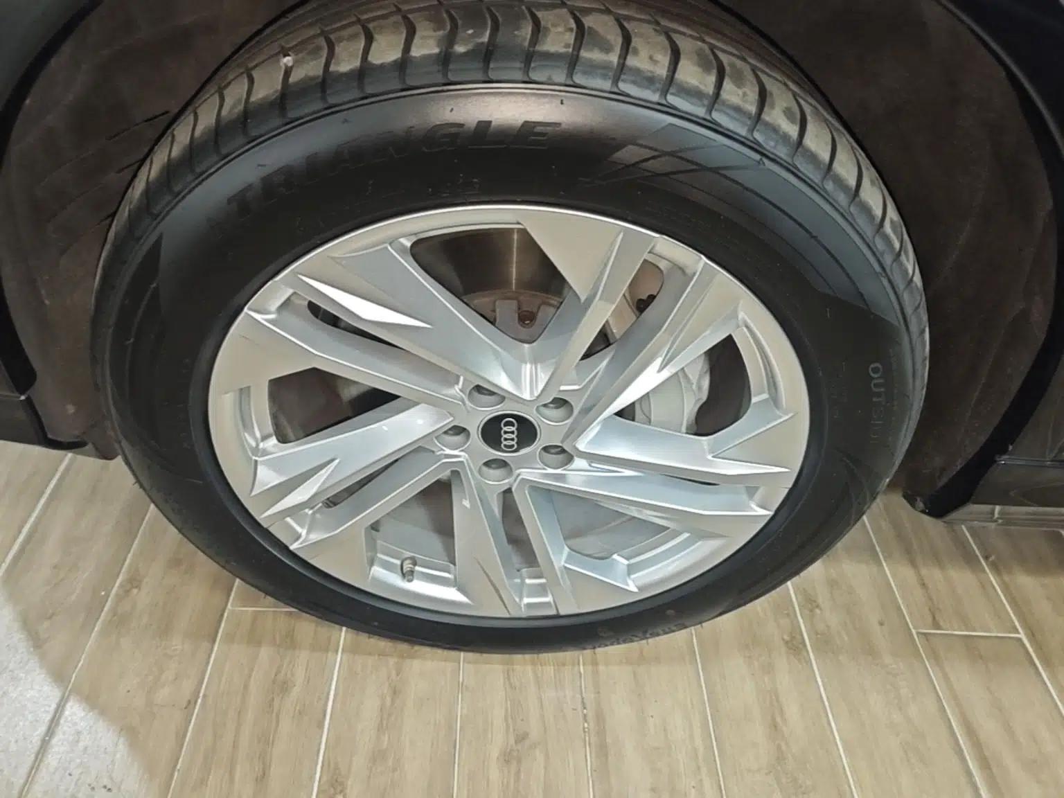Audi Q7 2021 55 TFSI quattro S line Sport model — миниатюра 10