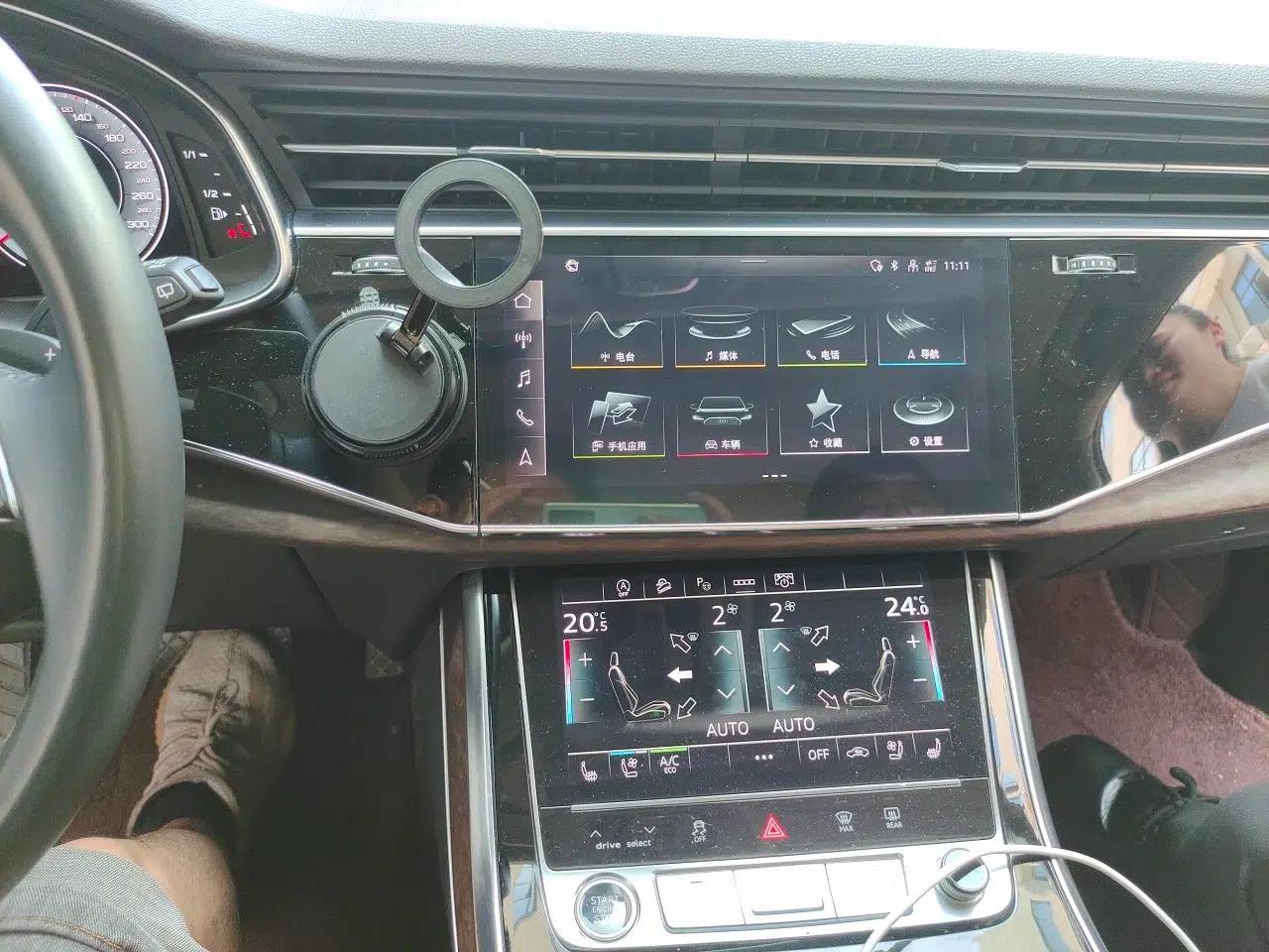Audi Q7 2022 55 TFSI quattro S line Sport model — миниатюра 13
