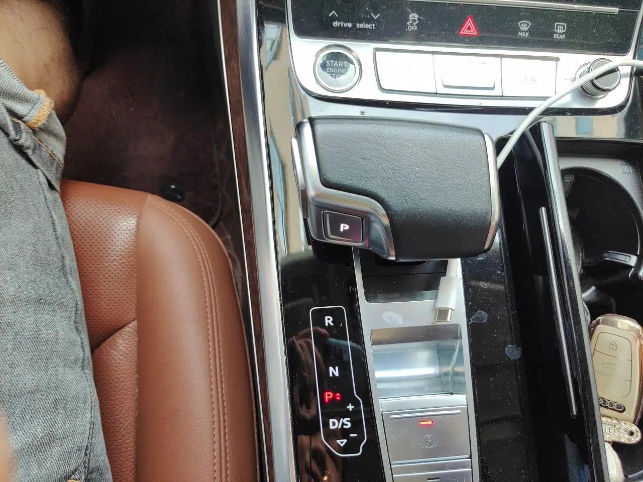 Audi Q7 2022 55 TFSI quattro S line Sport model — миниатюра 14