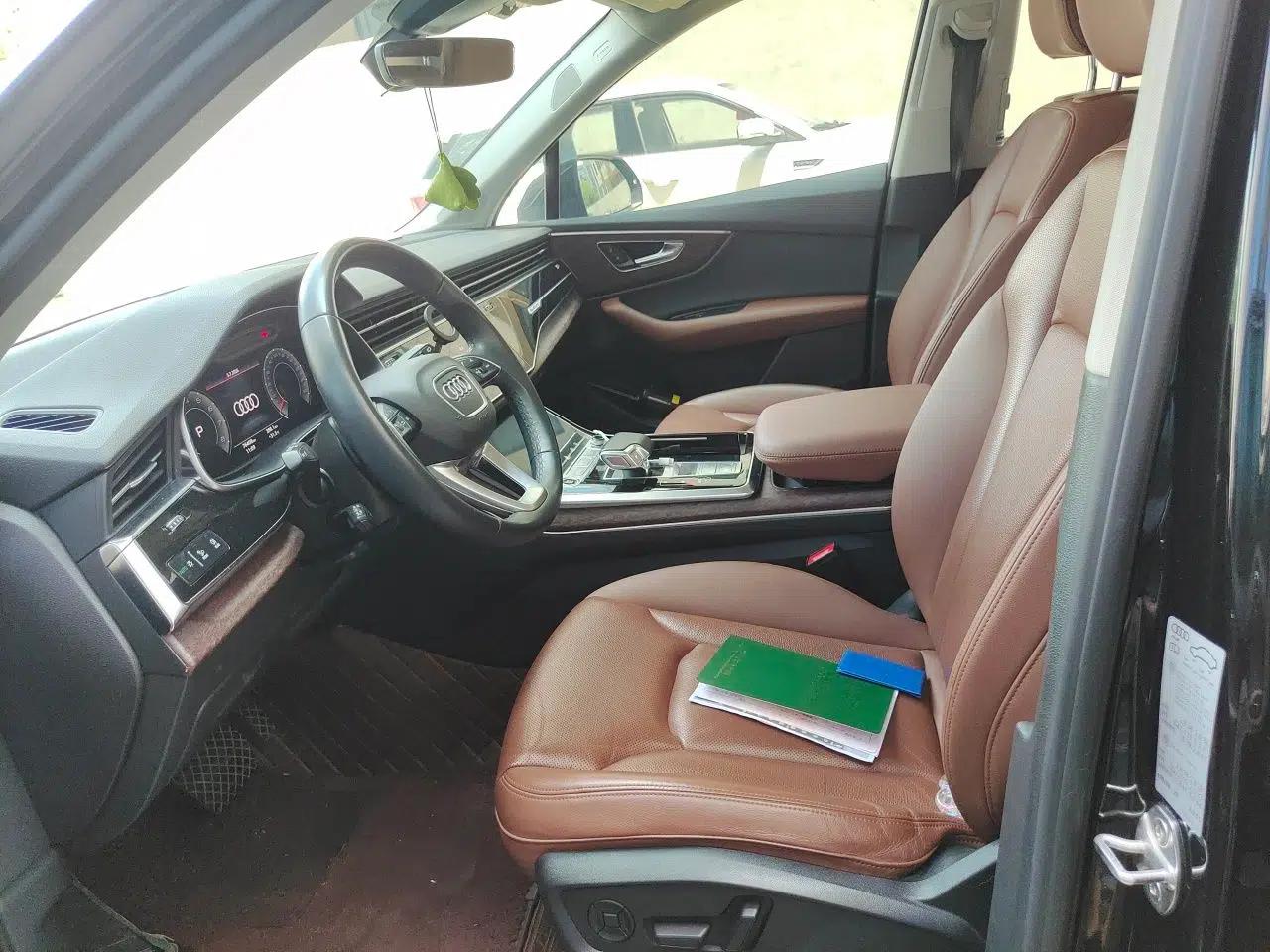 Audi Q7 2022 55 TFSI quattro S line Sport model — миниатюра 15
