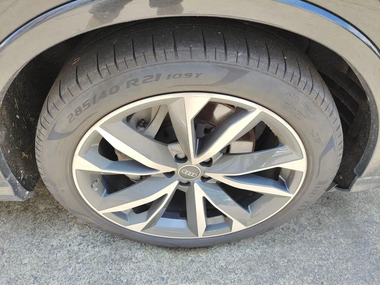 Audi Q7 2022 55 TFSI quattro S line Sport model — миниатюра 8