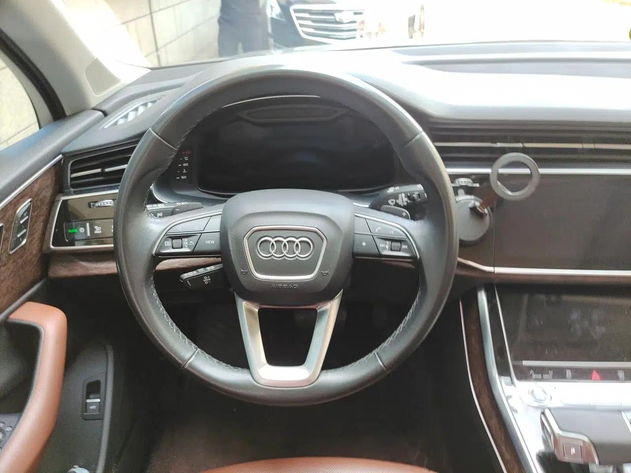 Audi Q7 2022 55 TFSI quattro S line Sport model — миниатюра 10