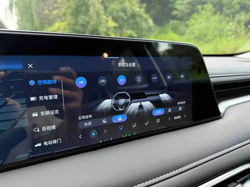 Venucia V DD-i 2023 Model 110KM iE Edition — миниатюра 7