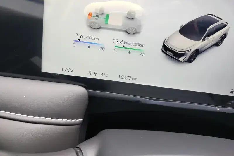 Venucia V DD-i 2023 Model 110KM iE Edition — миниатюра 11