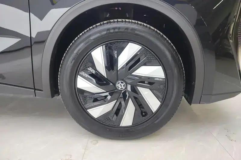Venucia V DD-i 2023 Model 110KM iE Edition — миниатюра 4