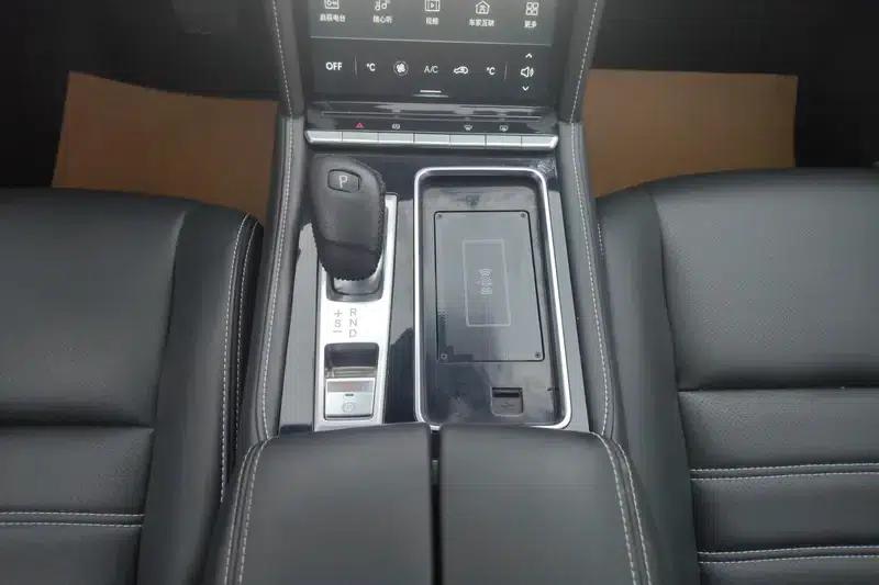 Venucia Star 2020 260T 48V Mild Hybrid Turbocharged Star Enjoy Edition — миниатюра 14
