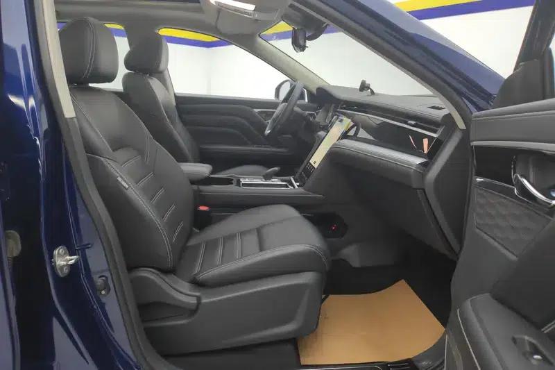 Venucia Star 2020 260T 48V Mild Hybrid Turbocharged Star Enjoy Edition — миниатюра 15