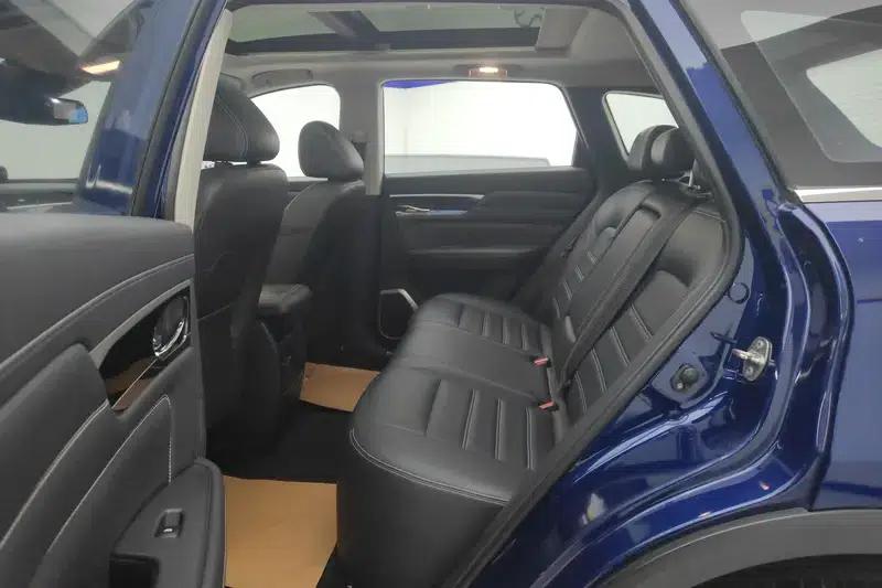 Venucia Star 2020 260T 48V Mild Hybrid Turbocharged Star Enjoy Edition — миниатюра 16