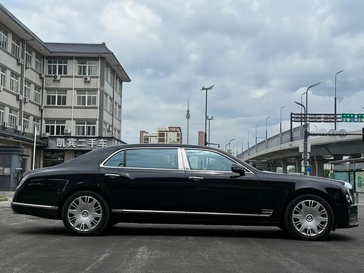 Mulsanne 2017 6.8T Long Wheelbase — миниатюра 6