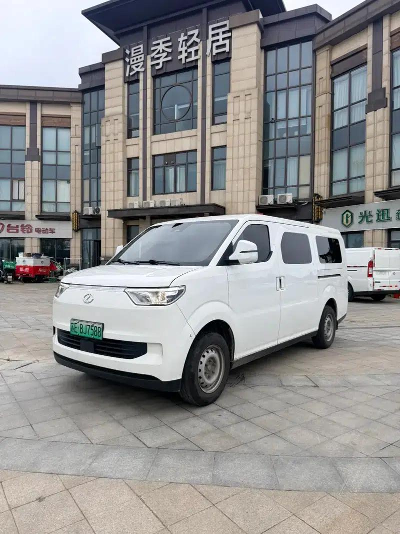 Ruichi EC75 2025 Passenger Supercharging Edition - Pioneer Type I 52.16kWh — миниатюра 1