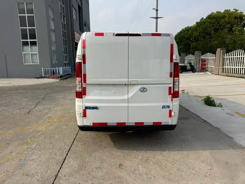 Ruichi EC75 2024 Cargo Pioneer I 41.5kWh — миниатюра 5