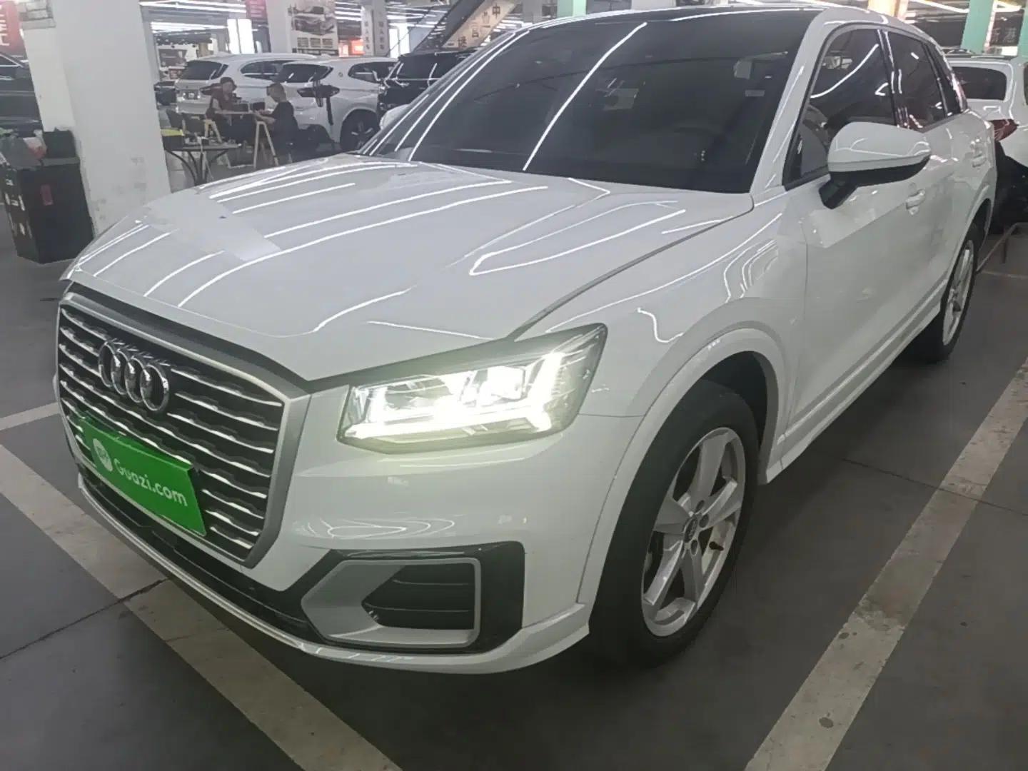 Audi Q2L 2020 35 TFSI Fashionable and Elegant Model — миниатюра 1