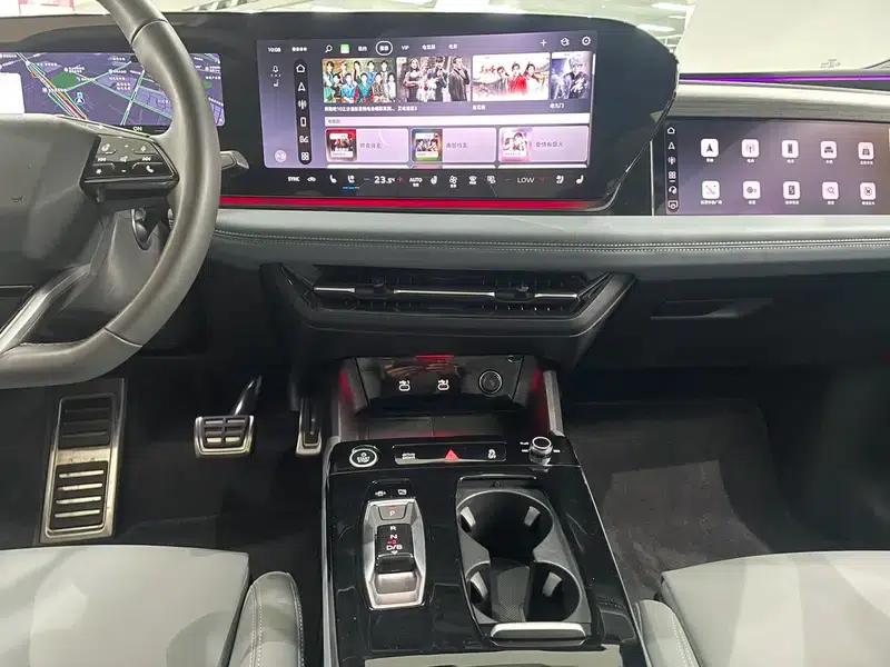 Audi A6L e-tron 2026 First Edition Qiankun Intelligent Driving Edition — миниатюра 17