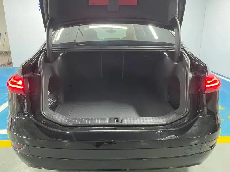 Audi A6L e-tron 2026 First Edition Qiankun Intelligent Driving Edition — миниатюра 19