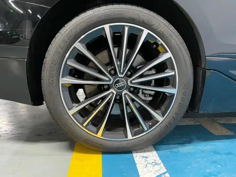 Audi A6L e-tron 2026 First Edition Qiankun Intelligent Driving Edition — миниатюра 7