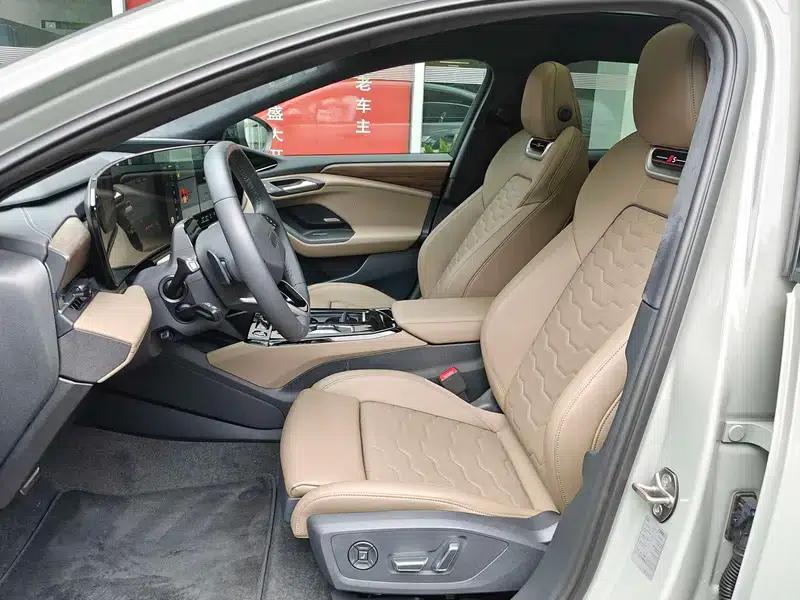Audi A6L e-tron 2026 First Edition Qiankun Intelligent Driving Edition — миниатюра 13