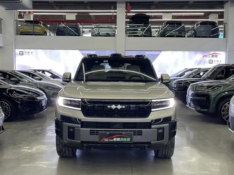 Leopard 8 2025 Smart & Brave Flagship Edition 7-Seater — миниатюра 2
