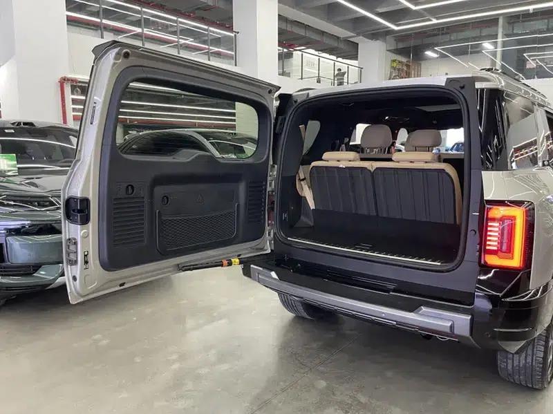 Leopard 8 2025 Smart & Brave Flagship Edition 7-Seater — миниатюра 16