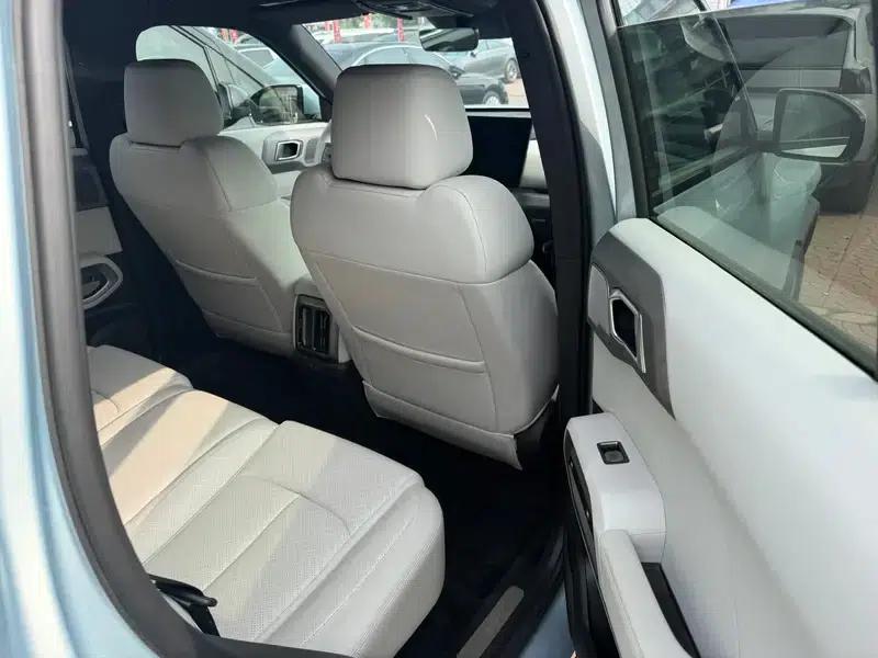 Titanium 3 2025 Model 501KM AWD Ultra Edition — миниатюра 13